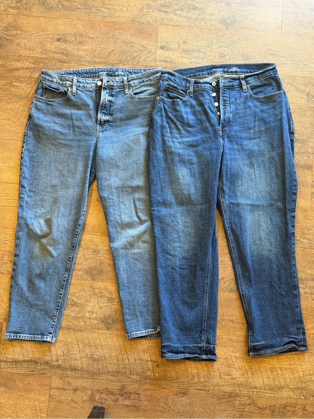 2 Pairs Size 14 Curvy Old Navy Straight-Leg Jeans in Medium and Dark Blue Washes